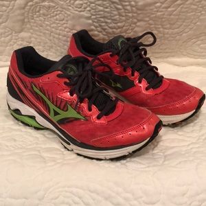 Mizuno running shoes sz7.5